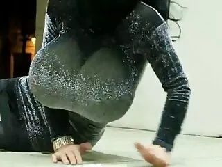 ზრდასრული გერმანელი ცოლი ღალატობს ქმარს მეზობელთან ერთად