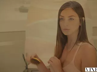 ვინა რიდი სარა კეის ცდუნებას უწევს ფულის გამო