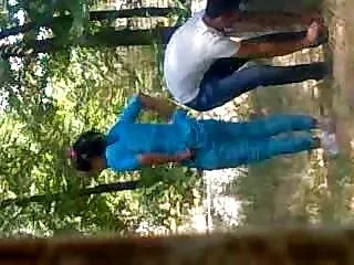 აზიის გაცვლის სტუდენტი პირველი შავი დიკი