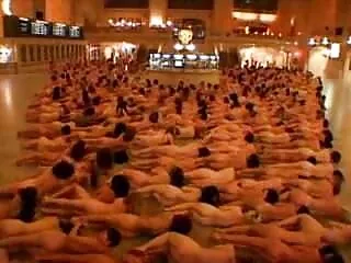 54 წლის უპატრონო იაპონური ბებია ღრმა ყელსა და ხრახნებს (ცენზურის გარეშე)