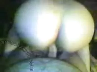 დიდი ძუძუები მოდელი ოლივია ოსტინი ძუძუებს და ძუძუებს აძაგებს