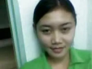 დანა არის თბილი შავი თოჯინა გამხდარი დონკით