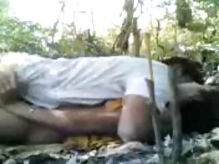 Busty milf Rayveness იძლევა საოცარ მასაჟს