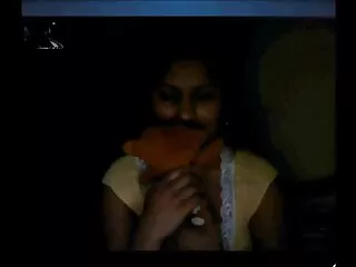 კორტნი და კორტნი სპანგით თამაშობენ