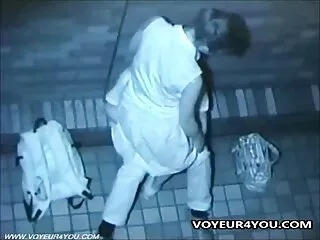 FakeAgentUK ორმა ქალმა სიამოვნებით მიაყენა მას პორნო სამუშაო