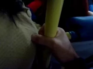 შანელ პრესტონი გვახსენებს, რატომ ვხურავთ იოგას შარვალს