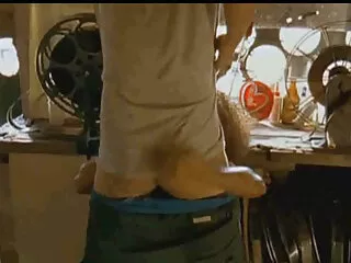 მედისონ აივი იღვიძებს თავის ბიჭს შთამბეჭდავი კონდახის ლოყებით