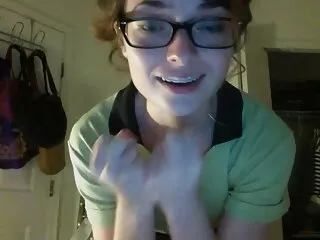 2 მცხუნვარე ტრანსი ალისა C და სენგი უზარმაზარი მკერდით და სანტექნიკით