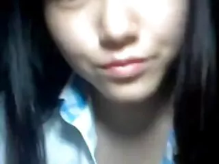 კოხტა ქალბატონი ნელი აცეცებდა უკანალს რქოვან მელოტ ბიჭს