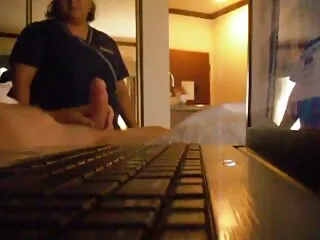 ევროპელი მოწიფული ბუმბულისებრი საოცრება, ტრეისი ახალგაზრდებში აღწევს