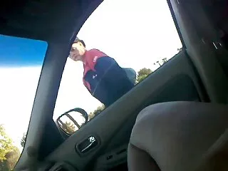 მარინა ვისკონტის პუსი მანქანაში დაარტყა