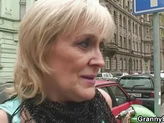 დაქორწინებული ჩეხური სვინგერები წყვილს პოულობენ ჯგუფური სექსისთვის