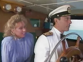 შეკრული დაკონსერვებული და სათამაშო ლესბოსელი შტუნერი